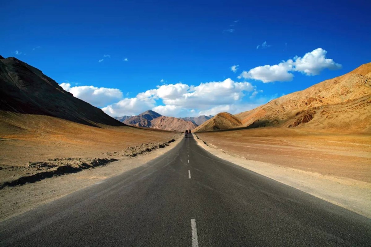 أجسام تتسلق التلال.. لماذا تتحرك السيارات عكس الجاذبية؟