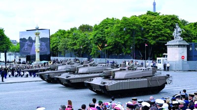 فرنسا من الدول التي تدفع باتجاه إعادة تسلح أوروبا