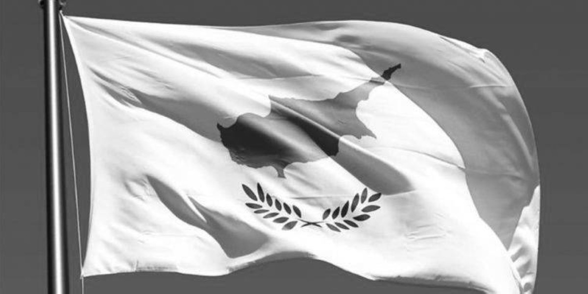 1959 - الإعلان عن قيام جمهورية قبرص.