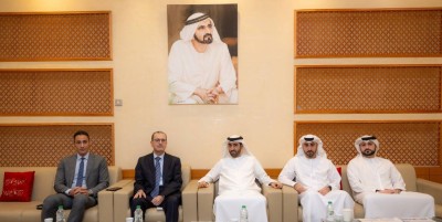 القنصل المصري في دبي يزور وحدة الصحف ومركز الأخبار بمؤسسة دبي للإعلام