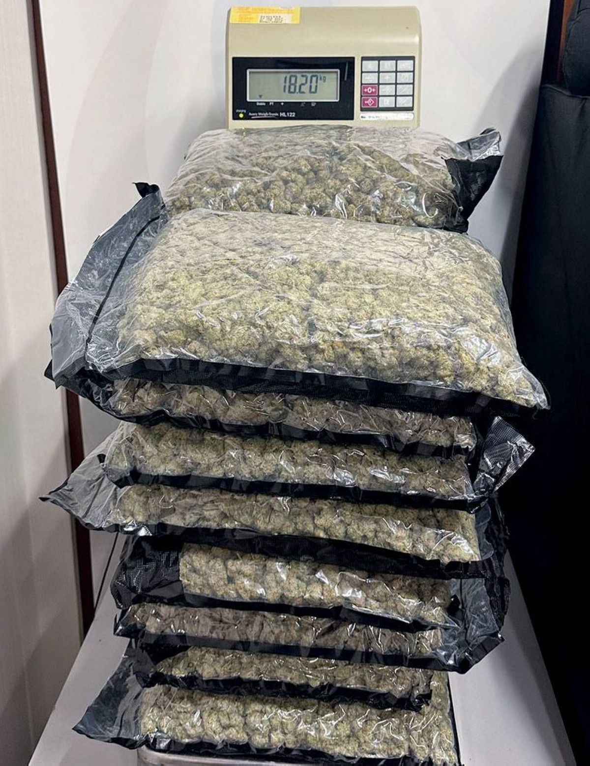 خلال وزن المضبوطات