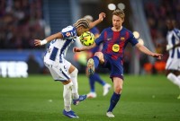 برشلونة يستعيد صدارة الدوري الإسباني بثلاثية على ليفانتي