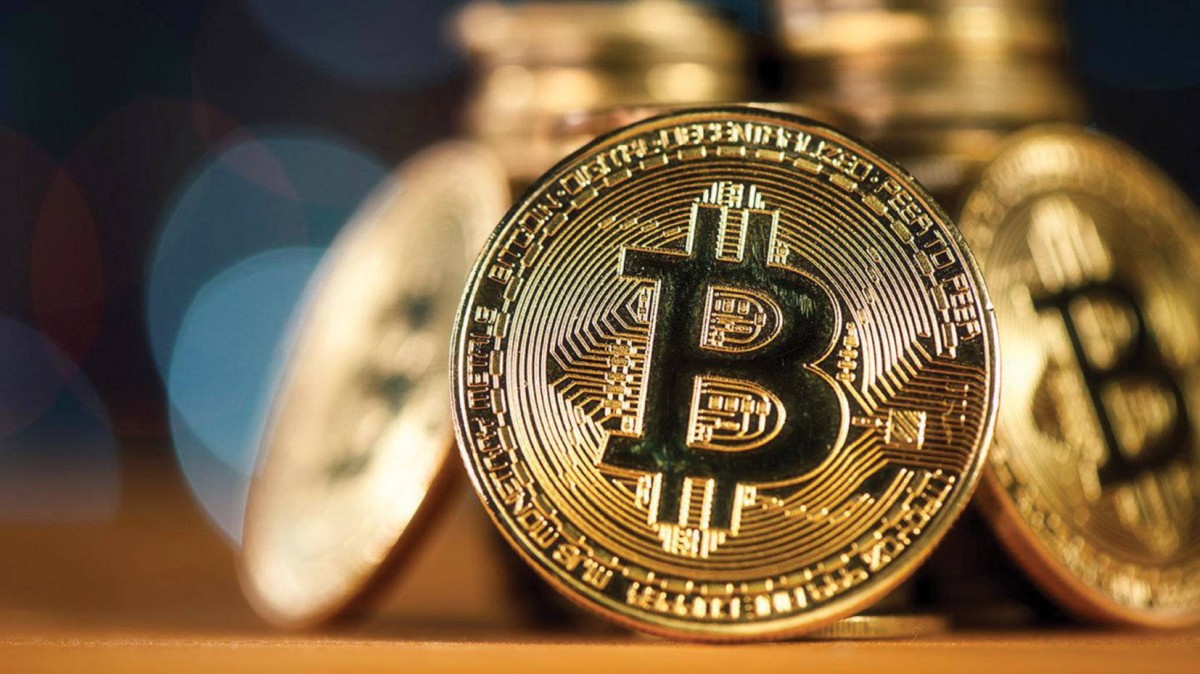 «بتكوين» تتجه لأسوأ أداء شهري منذ 2022