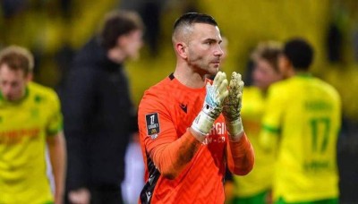 "حيلة إنسانية" لحارس نانت الفرنسي لمساعدة زملائه المسلمين على الإفطار