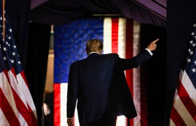 تحت ضغط التضخم والرهن العقاري.. هل يفلح ترامب في إنقاذ الطبقة الوسطى الأمريكية؟