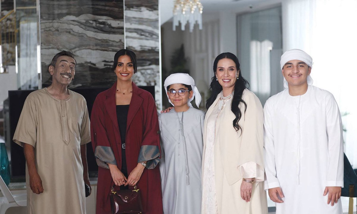 نخبة من النجوم يشاركون في العمل