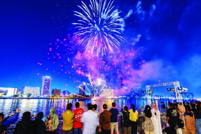 عروض وفعاليات متنوعة