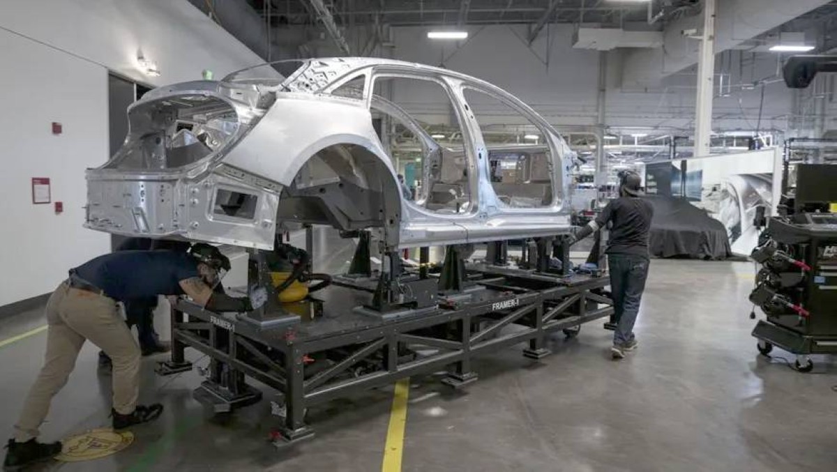 «لوسيد» تبطئ وتيرة الإنتاج لتراجع الطلب الأمريكي