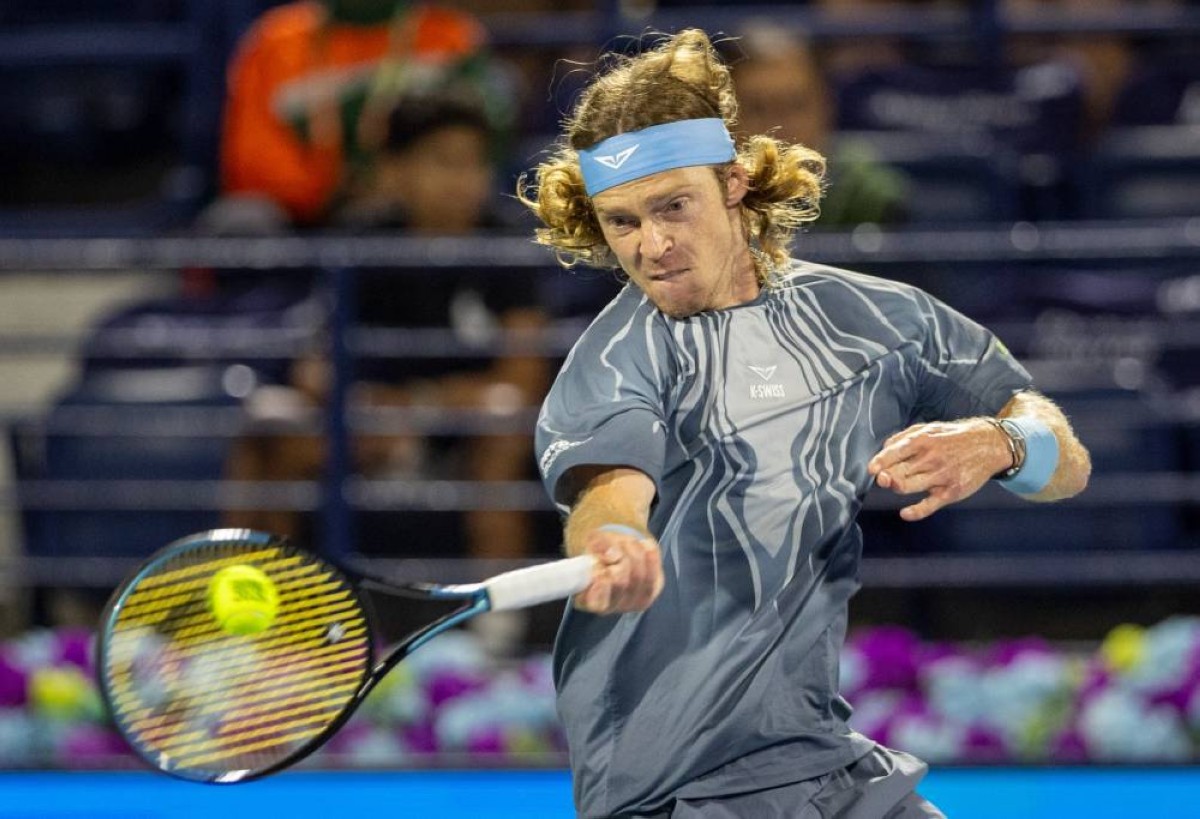 روبليف يواصل إسقاط الفرنسيين ويبلغ نصف نهائي «تنس دبي»