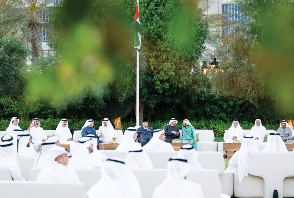  محمد بن زايد ومحمد بن راشد وسلطان القاسمي وحمد الشرقي وسعود المعلا وسعود بن صقر ومنصور بن زايد وبرابوو سوبيانتو وسلطان بن محمد بن سلطان وعمار النعيمي وسيف بن محمد   