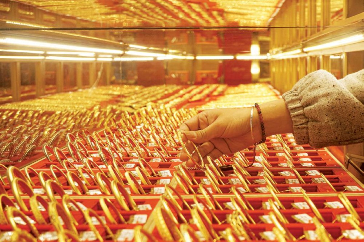 الإقبال على الملاذات الآمنة يرفع أسعار الذهب
