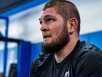 محمدوف يواسي روبليف بعد خسارته نصف نهائي دبي للتنس (فيديو)