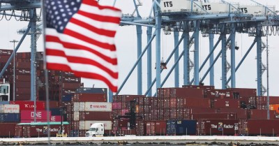 ثمن عالٍ لفوضى رسوم ترامب الجمركية