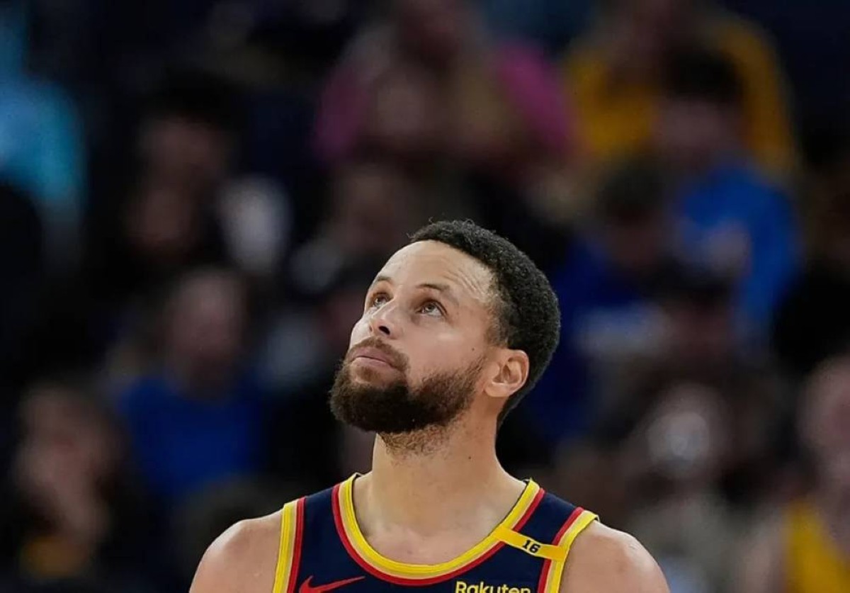 شائعات اعتزال ستيفن كاري تشعل ساحة السلة الأمريكية