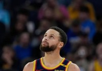 شائعات اعتزال ستيفن كاري تشعل ساحة السلة الأمريكية