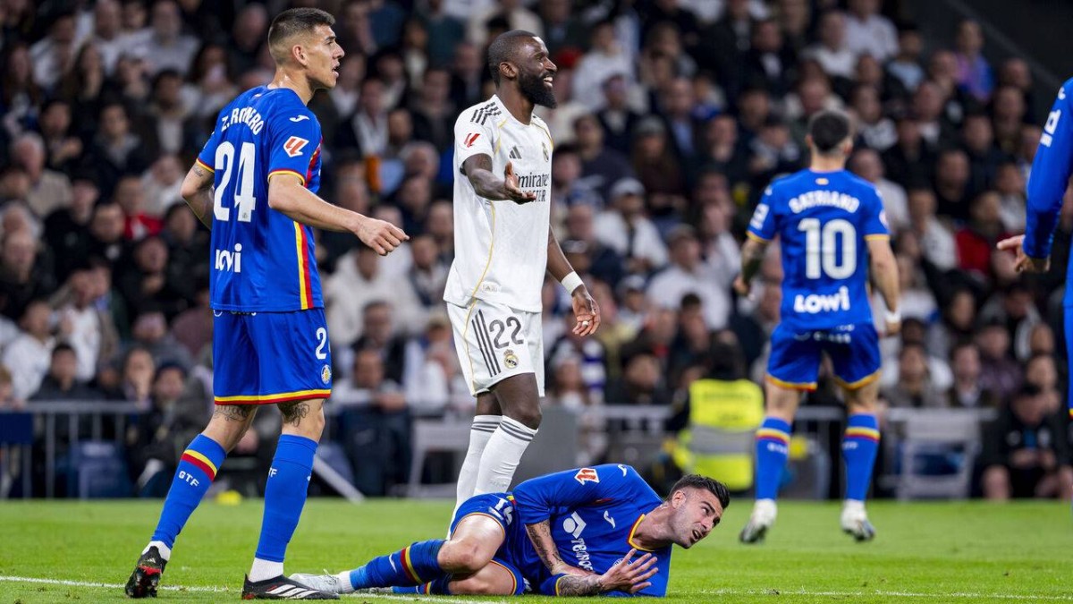 مدافع خيتافي عن حادثة روديغر: حاول تحطيم وجهي