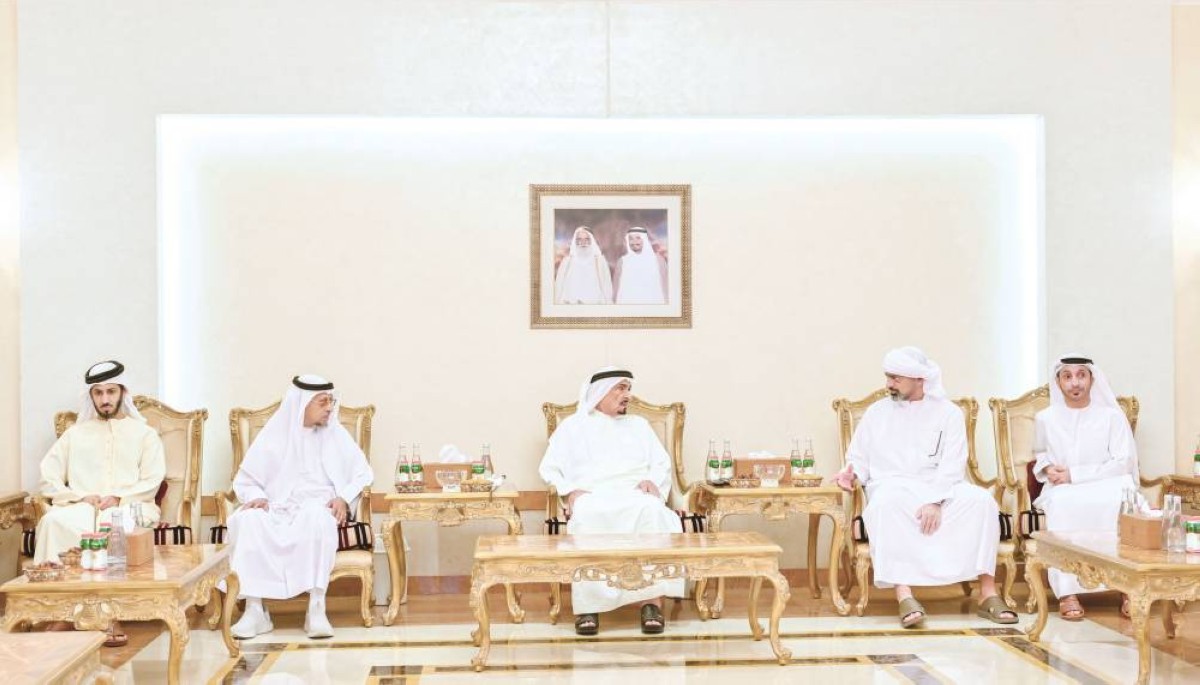 حميد النعيمي وعمار بن حميد خلال استقبال زايد بن حمد بن حمدان وأحمد الحداد 