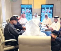 أحمد بورحيمة وإسماعيل عبدالله وأحمد الجسمي خلال الاجتماع