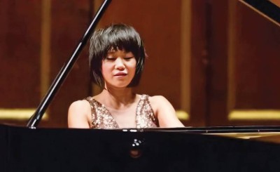 العازفة يوجا وانغ في ضيافة دبي 26 مارس الجاري