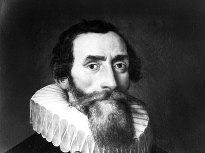 1618- يوهانس كيبلر يكتشف القانون الثالث لحركة الكواكب ما يعرف بقوانين كيبلر.