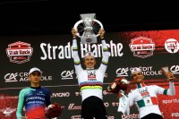 "الإمارات للدراجات" يتوج بلقب سباق سترداي بيانكي في إيطاليا