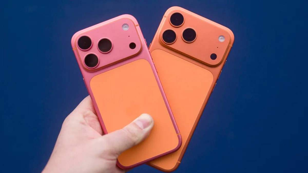 تجربة مثيرة تحوّل iPhone 17 Pro البرتقالي إلى اللون الوردي