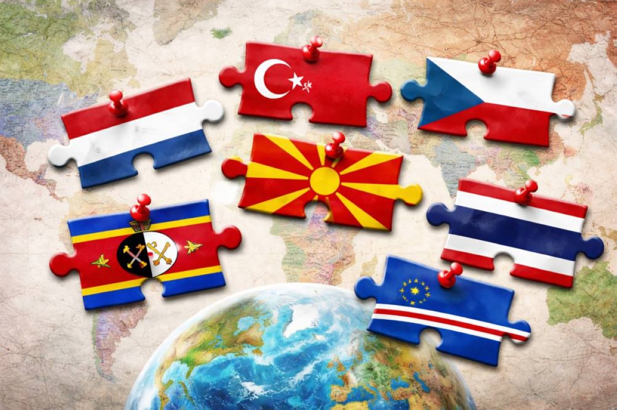 ليست الحدود وحدها.. لماذا غيّرت 7 دول أسماءها؟