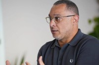 قبل مواجهة الزمالك.. رئيس نادي إنبي يثير الجدل بتصريحات غريبة