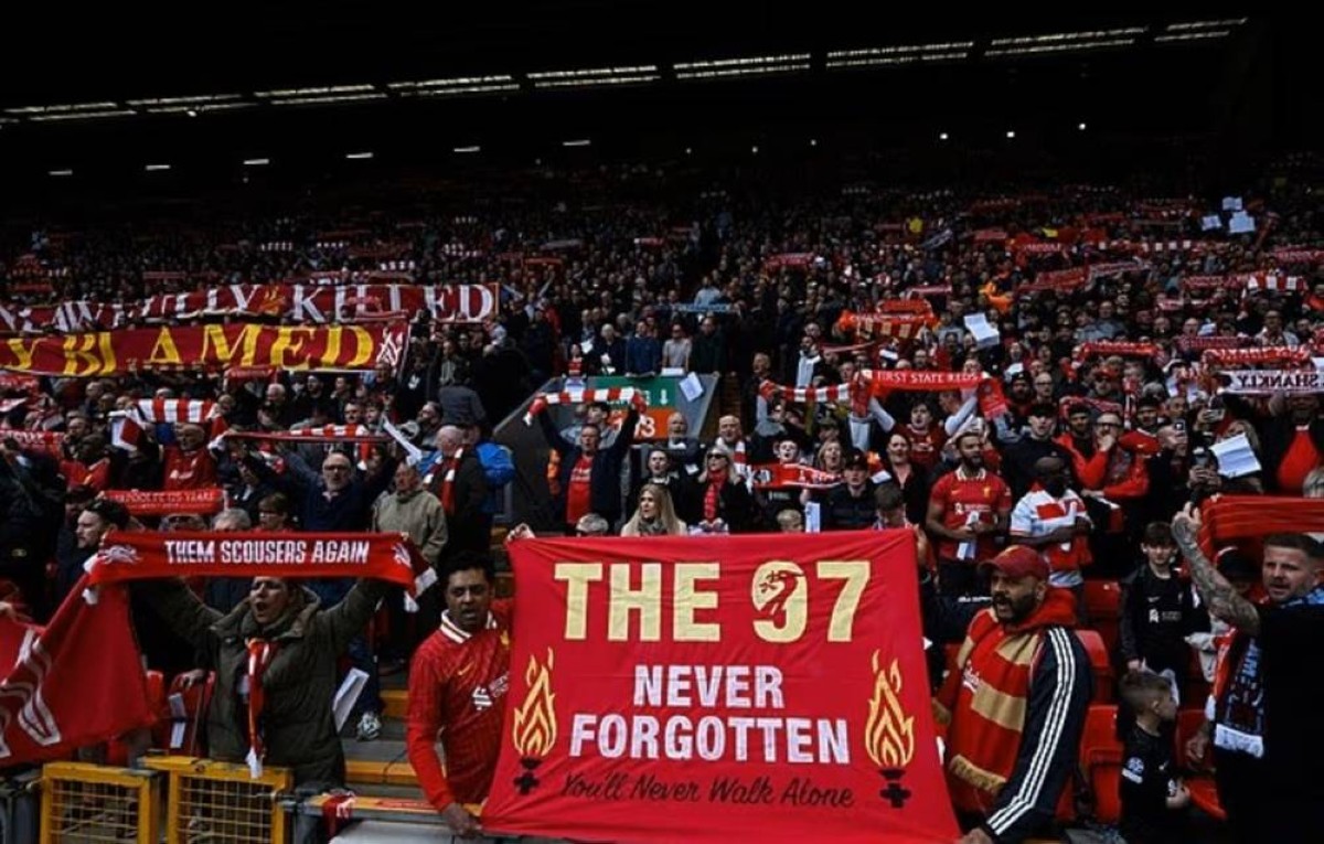 ليفربول يشكو «إكس» و«غروك»