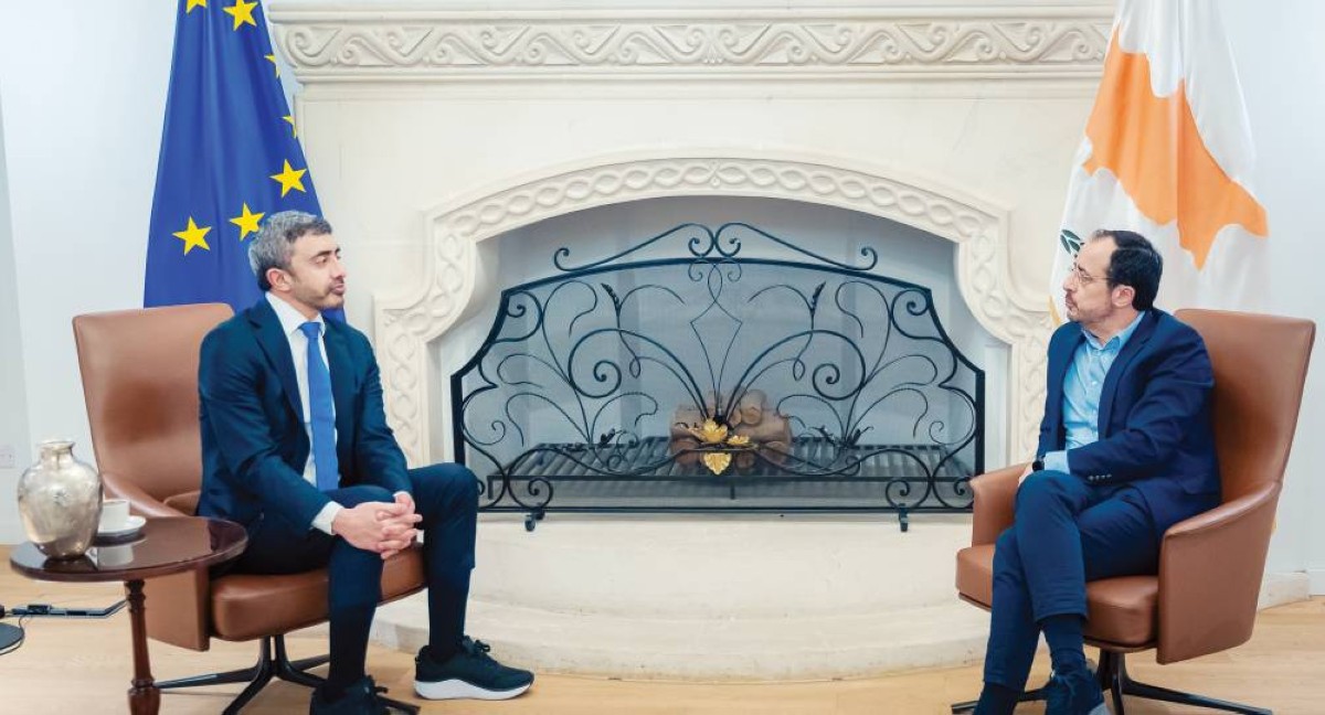 عبدالله بن زايد ورئيس قبرص نيكوس خريستودوليدس خلال مباحثات مشتركة 