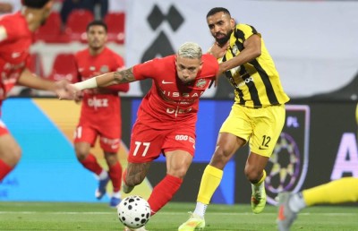 شباب الأهلي يقسو على كلباء بخماسية ويعتلي صدارة الدوري