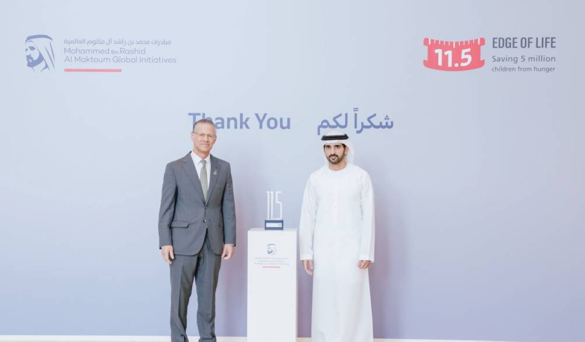 حمدان بن محمد خلال تكريمه بدر جعفر