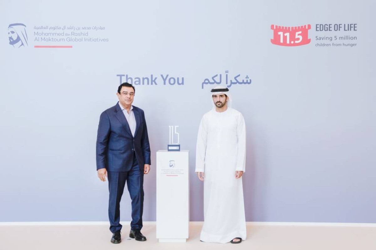 سموه خلال تكريمه عمران فاروق - «سمانا للتطوير العقاري»