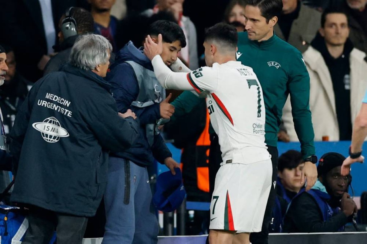 واقعة مثيرة في «حديقة الأمراء».. ولاعب تشيلسي يعتذر