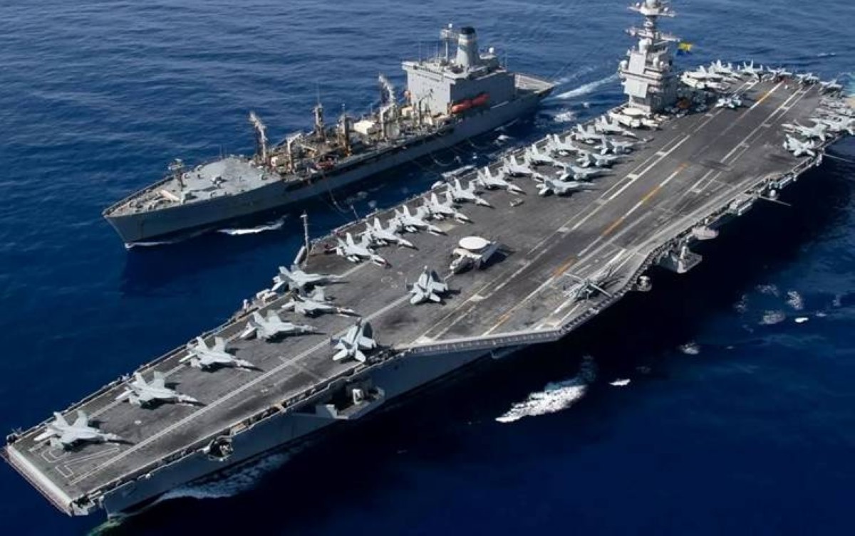 كيف تحمي حاملات الطائرات النفاثات الباهظة الثمن من أعنف العواصف البحرية؟