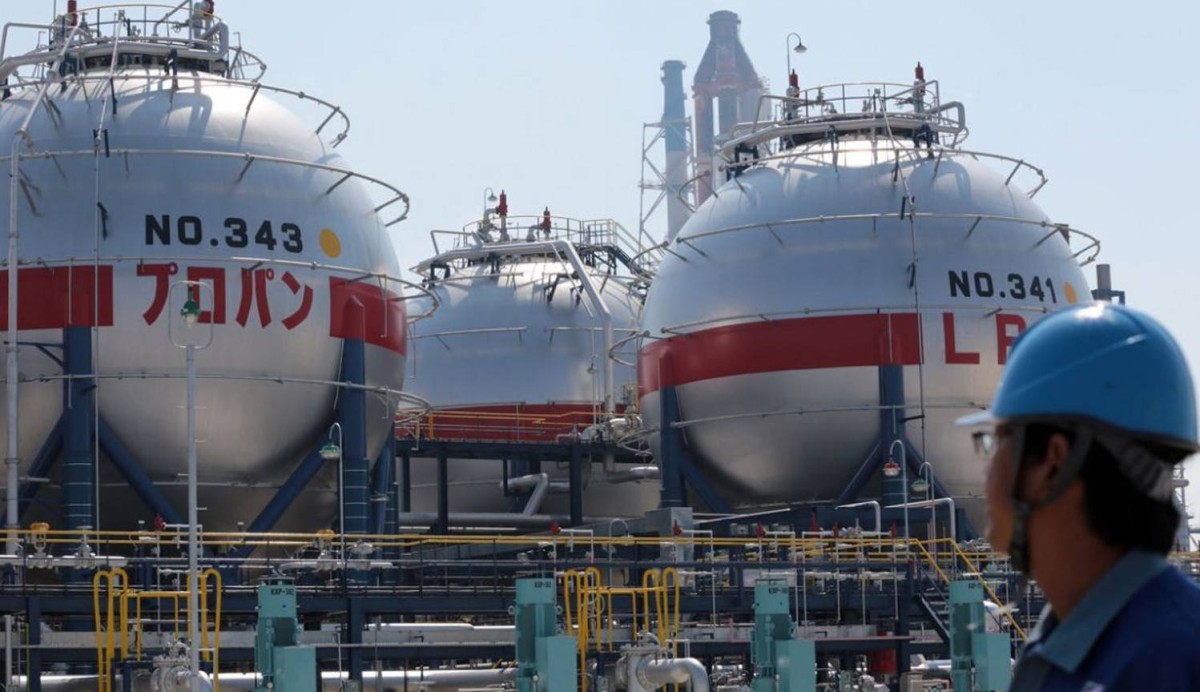 اليابان تبدأ السحب من احتياطيات النفط بعد اضطراب "هرمز"