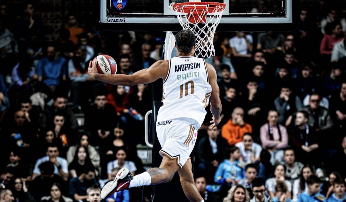 عرض هجومي قوي يقود «دبي لكرة السلة» للفوز على كرفينا زفيزدا