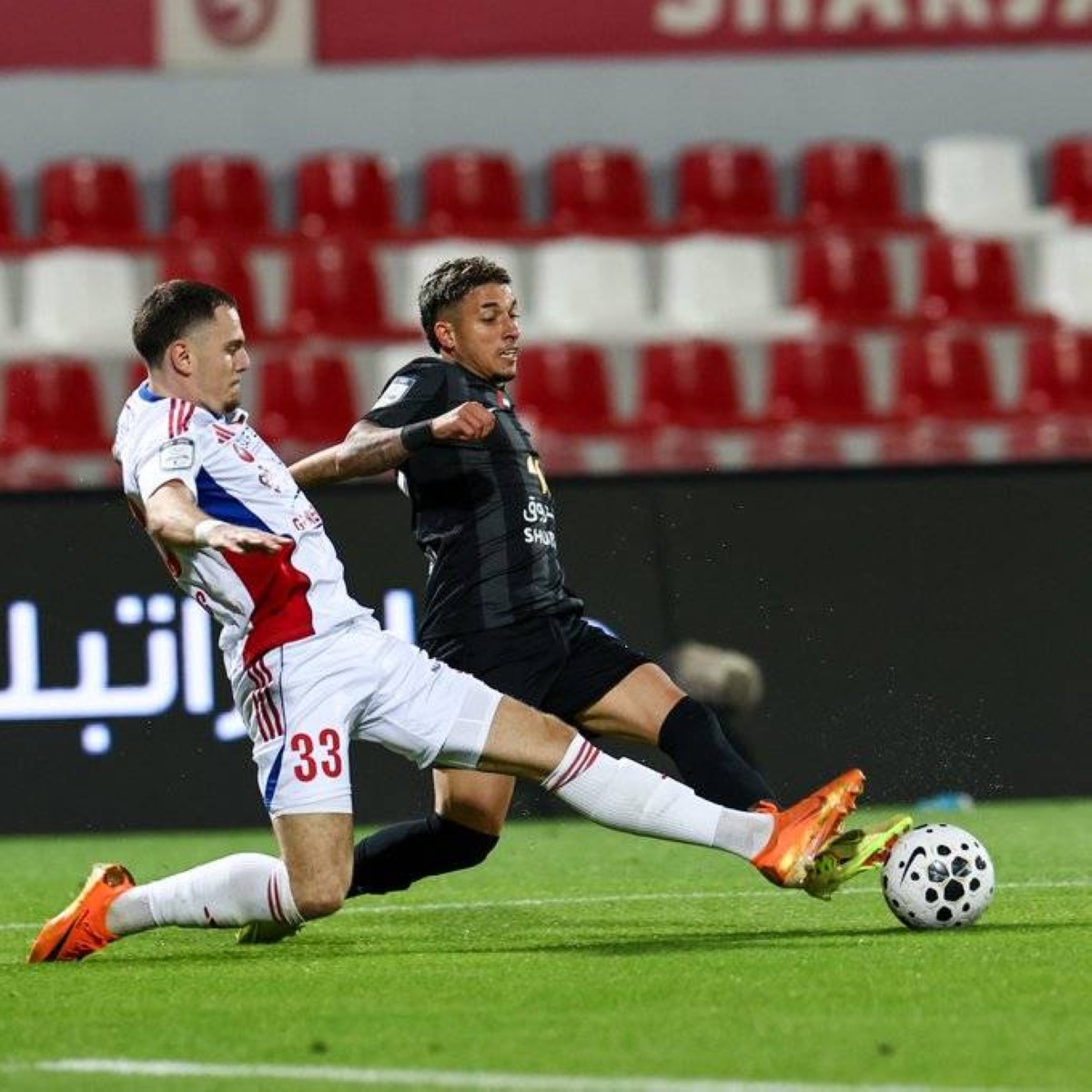 كلباء والشارقة.. ديربي فك ارتباط النقاط الـ20 في دوري المحترفين