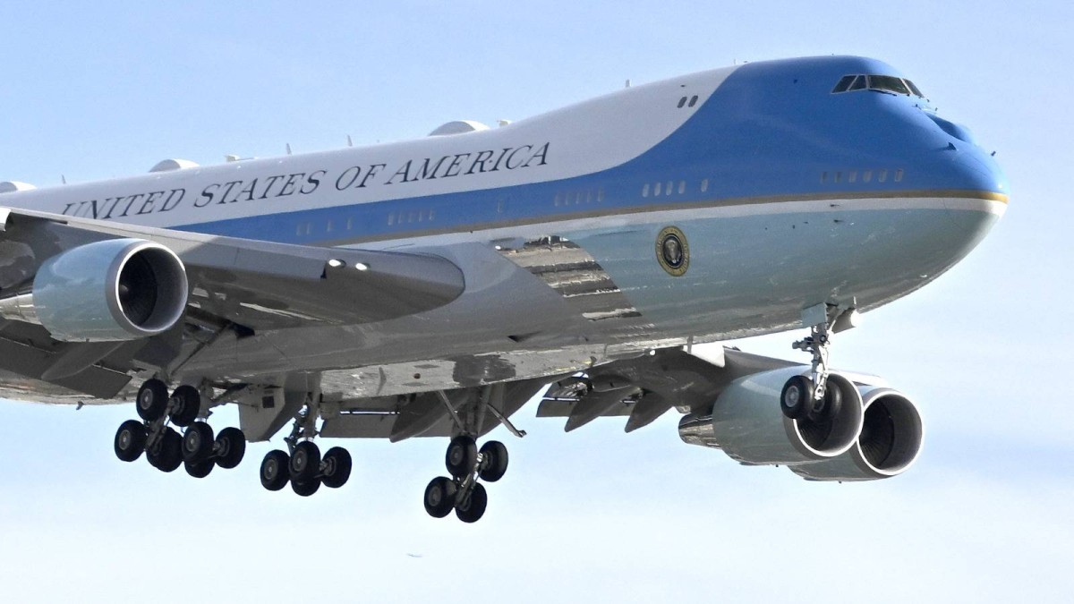طائرة الرئاسة الأمريكية… دولة تحلّق في السماء