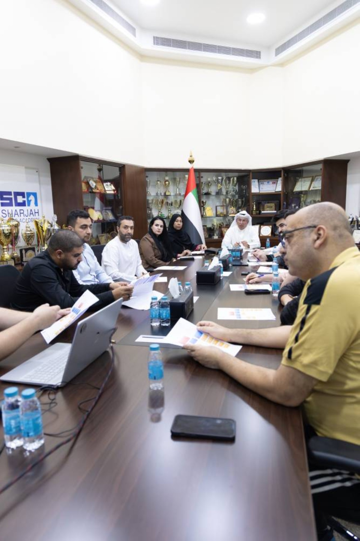 الشارقة للشطرنج يناقش مبادرة نشر اللعبة في المدارس