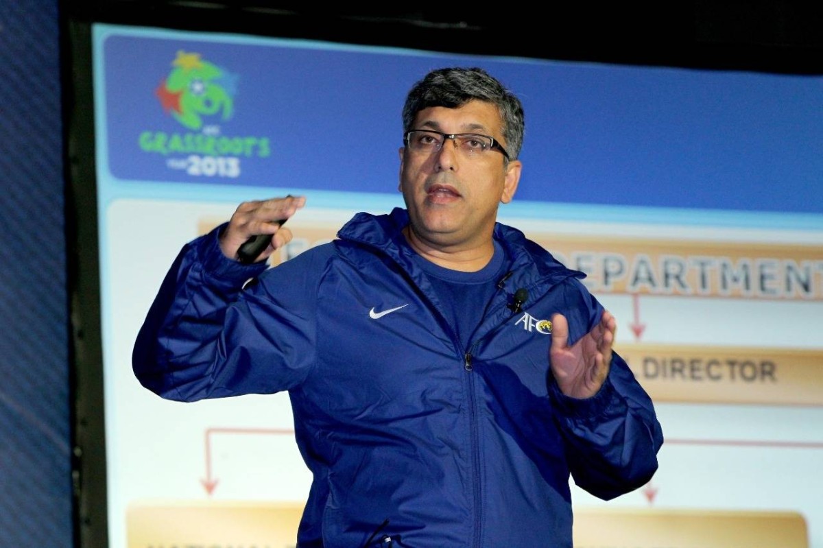 عبد الله حسن يحقق إنجازاً أكاديمياً جديداً في الإدارة الرياضية