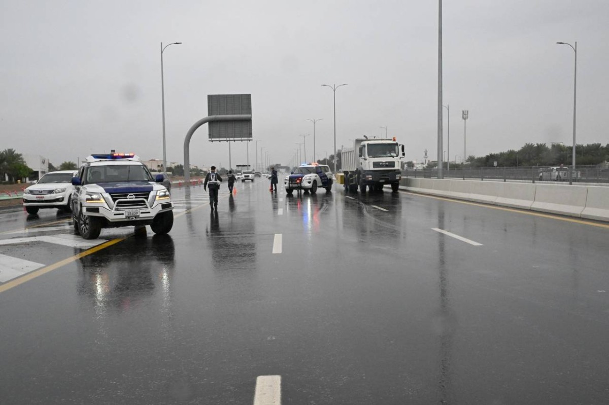 شرطة أبوظبي تحض السائقين على اتباع تعليمات الأمان خلال التقلبات الجوية