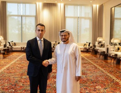 أنور قرقاش: نمضي في الدفاع عن الوطن بكل قوة وثبات