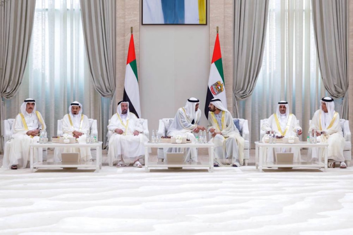 محمد بن زايد يهنئ محمد بن راشد والحكام خلال اتصالات هاتفية بمناسبة عيد الفطر المبارك