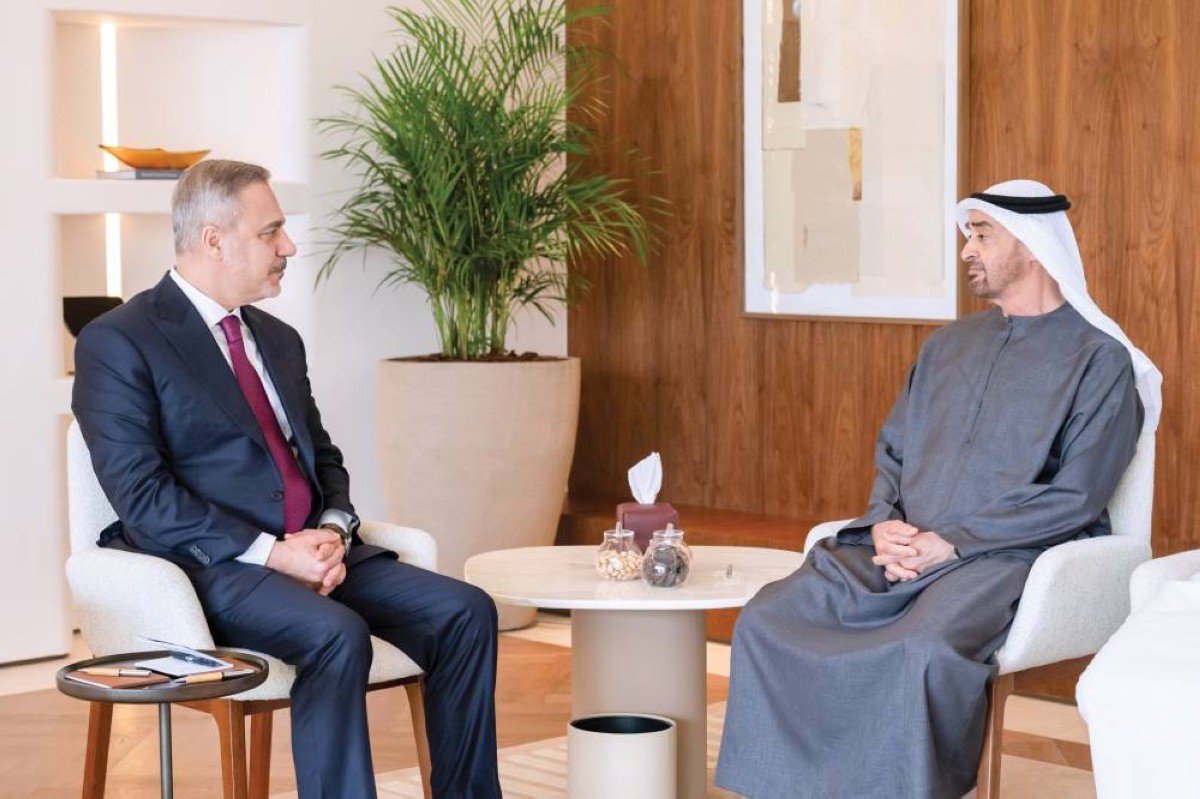 رئيس الدولة يبحث مع أمير قطر وملك الأردن ورئيس لبنان تطورات أوضاع المنطقة والاعتداءات الإيرانية الإرهابية