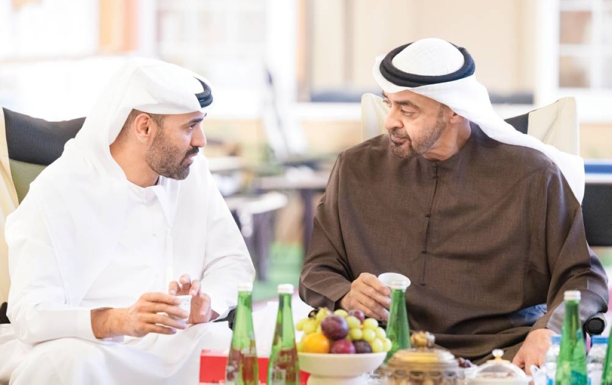  رئيس الدولة في حديث مع حمد البلوشي 