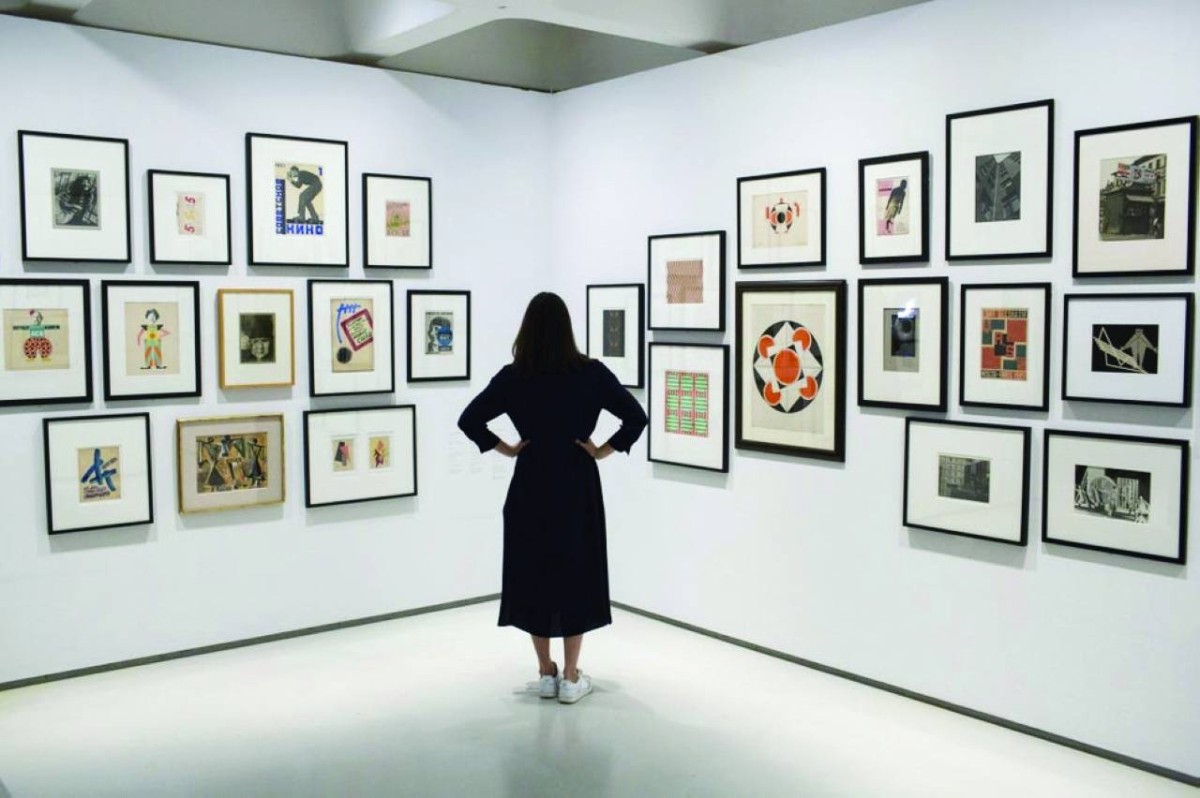 شروح التعريف بالعمل الفني.. دلالات وقراءات تعكس ثراء التجربة