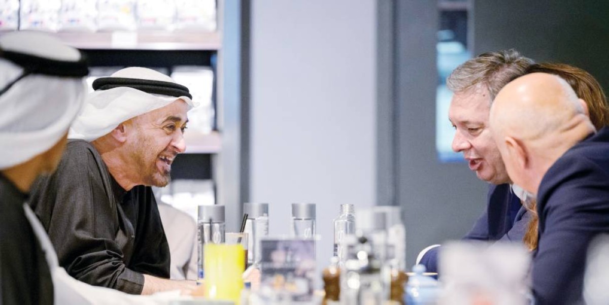  رئيس الدولة والرئيس الصربي خلال اللقاء 