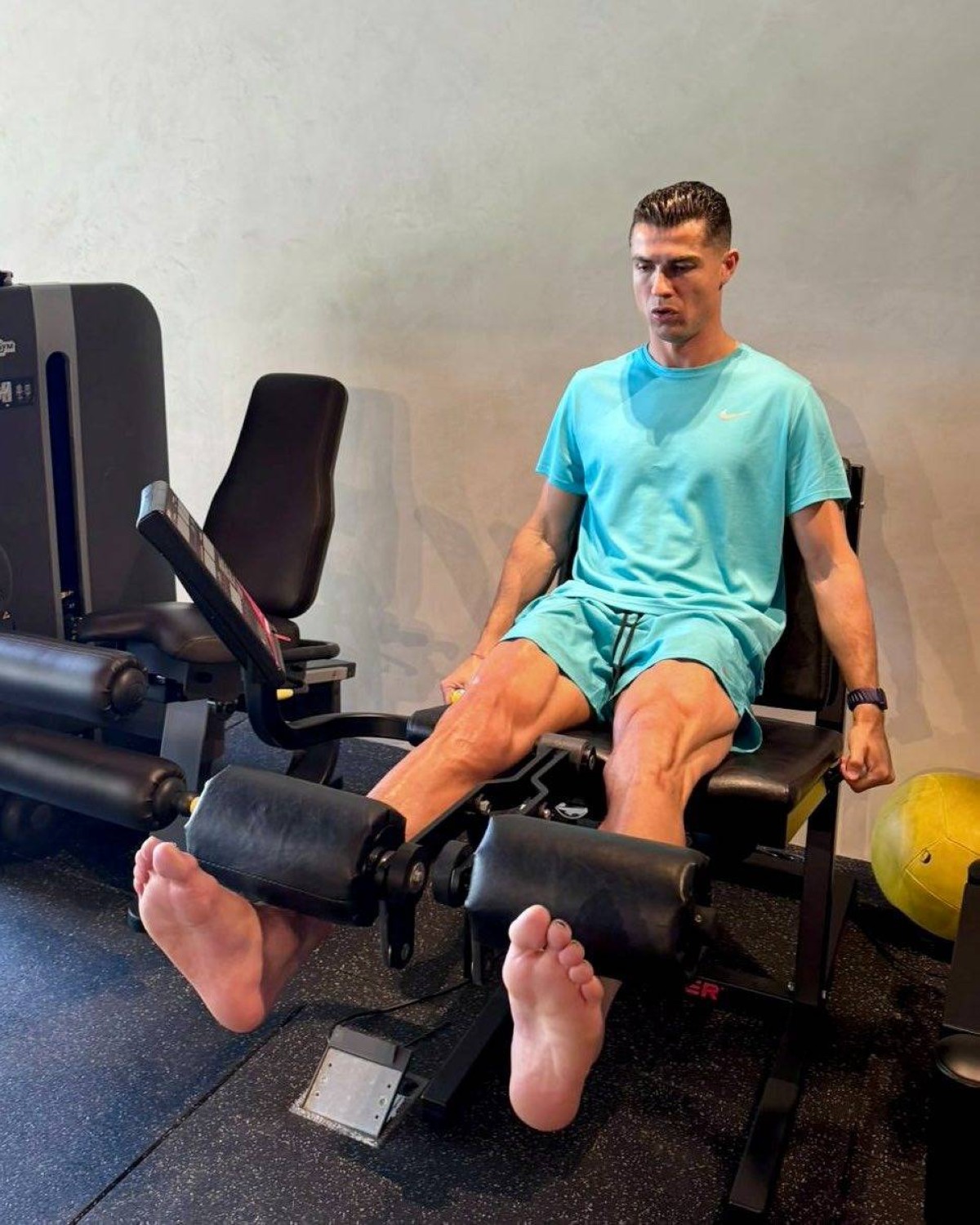 رونالدو في رسالة أمل: أتحسن كل يوم