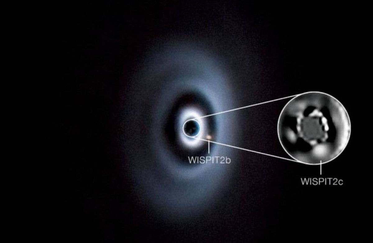 اكتشاف نظام شمسي في طور التكوين
